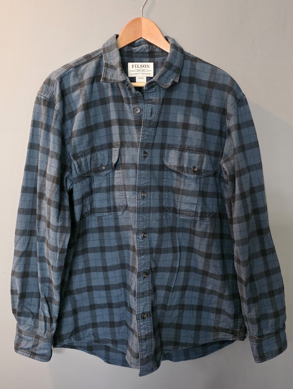 Filson Alaskan Guide Midnight/Black Plaid Flannel Button Up Shirt Mens L